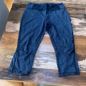 3 item bundle for $15✨Black and grey striped yoga capris